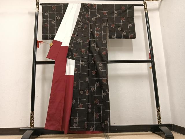 平和屋着物●本場大島紬　7マルキ　舞花文　正絹　逸品　AABL1671ph