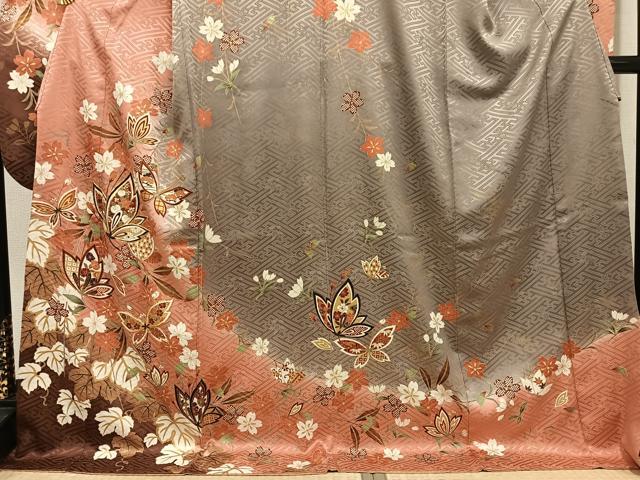 平和屋着物●豪華振袖　駒刺繍　花蝶文　暈し染め　金彩　正絹　逸品　AABL1678ph