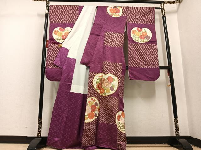 平和屋着物●豪華振袖　駒刺繍　草花文　金彩　正絹　逸品　AABL1694ph