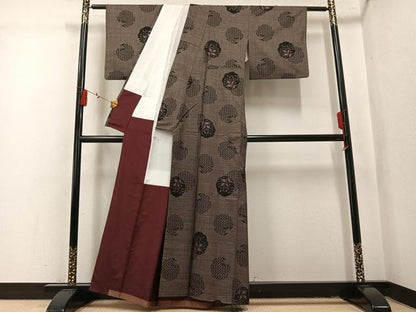 平和屋着物●本場大島紬　7マルキ　雪輪草木文　正絹　逸品　AABL1699ph