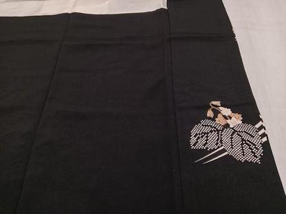 平和屋着物●豪華黒留袖　駒刺繍　桐　金彩　正絹　逸品　AABL1776ph