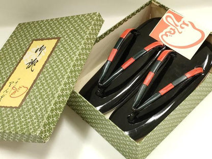平和屋着物▼和装小物　和装草履　心斎橋 てんぐ　鼻緒:縞　共箱付き　逸品　未使用　AABL1980ay