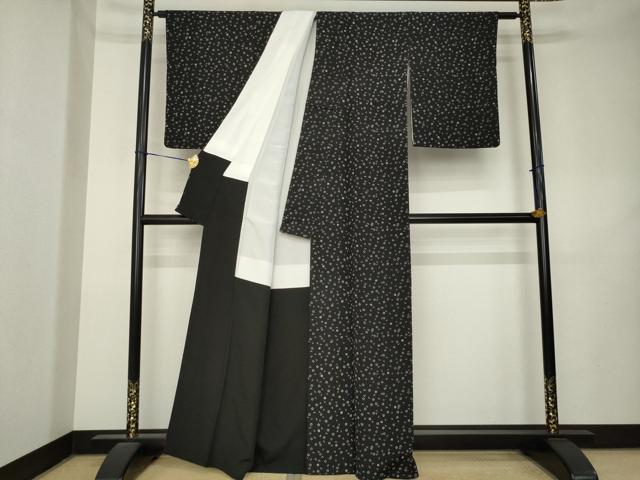平和屋着物●京都老舗銘店・に志田　小紋　小花文　黒地　たとう紙付き　正絹　逸品　AABL2014ck