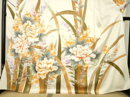 平和屋着物●豪華振袖　駒刺繍　草花文　金彩　正絹　逸品　AABL2022ck