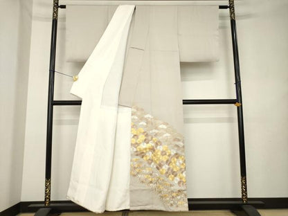 平和屋本店●銀座きしや　色留袖　駒刺繍　笹　松　菊　吉祥文　共箱・たとう紙付き　正絹　逸品　AABL2025ck