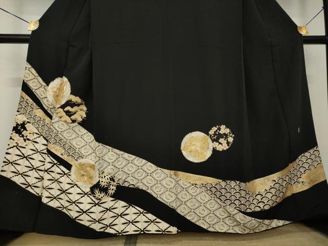 平和屋着物●豪華黒留袖　作家物　駒刺繍　飛鶴花丸文　金彩　正絹　逸品　AABL2045ck