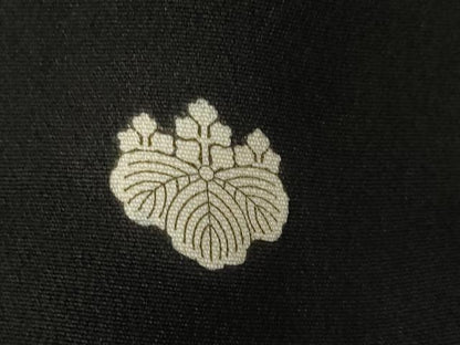 平和屋着物●豪華黒留袖　作家物　駒刺繍　飛鶴花丸文　金彩　正絹　逸品　AABL2045ck