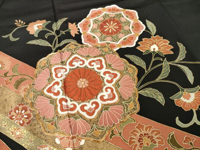 平和屋着物●豪華黒留袖　中国三大刺繍　相良刺繍　駒刺繍　正倉院更紗花文　金彩　正絹　逸品　AABL2112ck