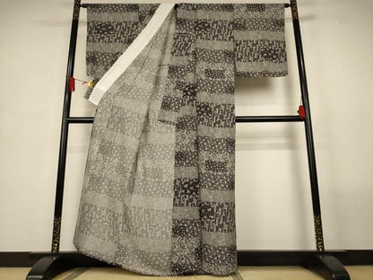 平和屋着物＊夏物　小紋　絽　横段草花文　黒地　正絹　逸品　AABL2758jd