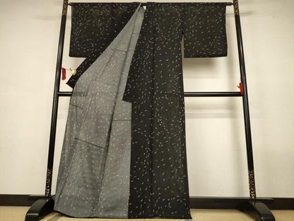 平和屋着物＊夏物　小紋　絽　葉　燕　黒地　金彩　洗える着物　AABL2766jd
