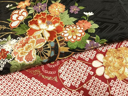 平和屋着物●豪華振袖　駒刺繍　草花文　黒地　金彩　正絹　逸品　AABL2834fy
