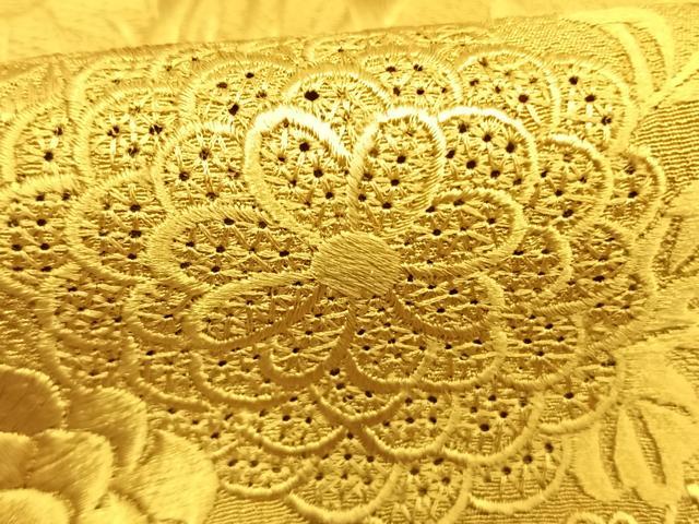 平和屋着物●豪華振袖　中国三大刺繍　スワトウ刺繍　汕頭刺繍　総刺繍　片輪車花地紋　芥子色　正絹　逸品　AABL2860fy