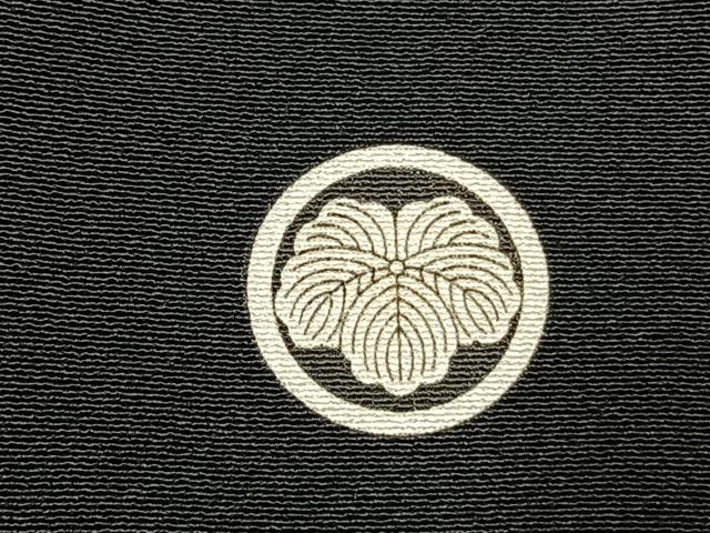 平和屋着物●豪華黒留袖　作家物　駒刺繍　地紙松竹梅図　金彩　正絹　逸品　AABL2920fy