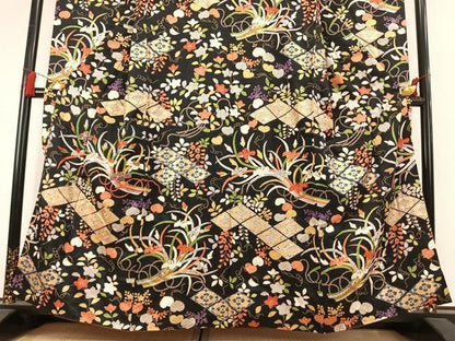 平和屋着物●豪華振袖　駒刺繍　草花文　黒地　金彩　正絹　逸品　AABL2928fy