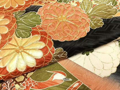 平和屋着物●豪華振袖　駒刺繍　熨斗花鳥文　暈し染め　黒地　金彩　正絹　逸品　AABL2947fy