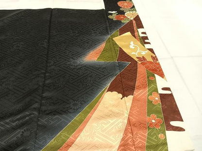 平和屋着物●豪華振袖　駒刺繍　熨斗花鳥文　暈し染め　黒地　金彩　正絹　逸品　AABL2947fy