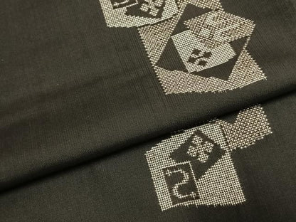 平和屋着物●本場大島紬　9マルキ　地空き　幾何学文様　正絹　逸品　AABL3073fy