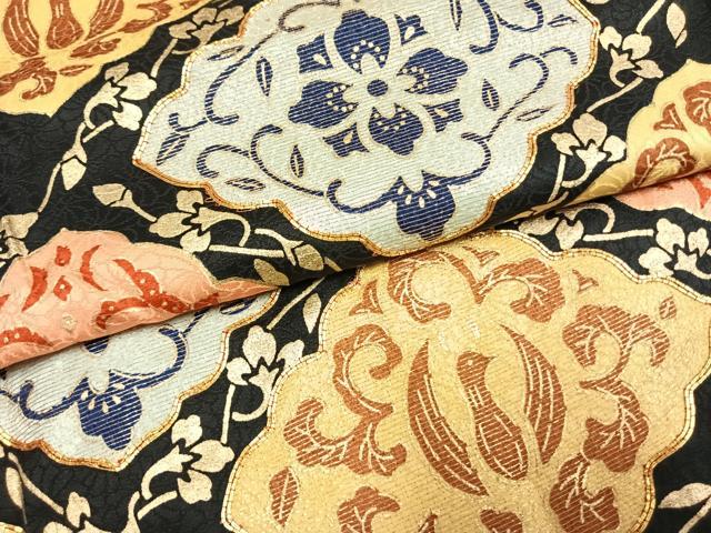 平和屋着物●豪華振袖　駒刺繍　吉祥花鳥文　黒地　金彩　正絹　逸品　AABL3122fy
