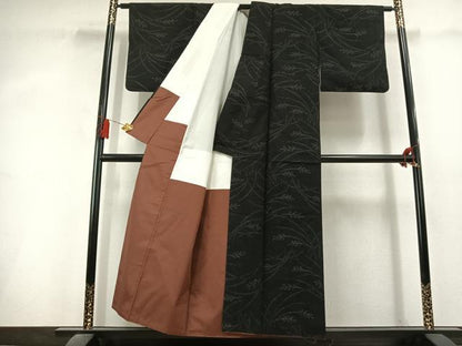 平和屋着物●結城紬　100亀甲　草葉文　黒地　正絹　逸品　AABL3140fy