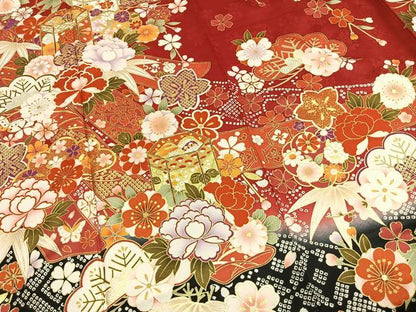 平和屋着物●豪華振袖　駒刺繍　貝桶花文　暈し染め　金彩　正絹　逸品　AABL3260fy