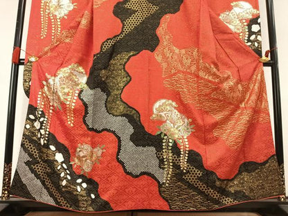 平和屋着物●豪華振袖　絞り　駒刺繍　花蝶文　金銀彩　金通し地　正絹　逸品　AABL3276fy