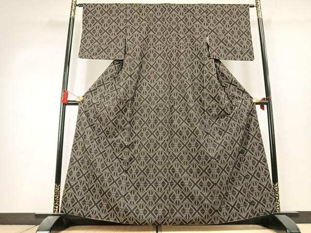 平和屋着物●本場大島紬　7マルキ　幾何学文様　正絹　逸品　AABL3290fy