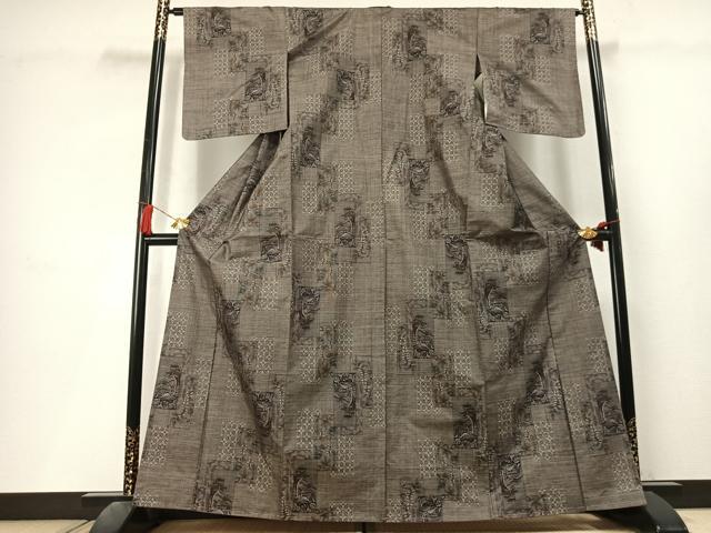 平和屋着物●本場大島紬　9マルキ　色紙重ね花文　正絹　逸品　未使用　AABL3343fy