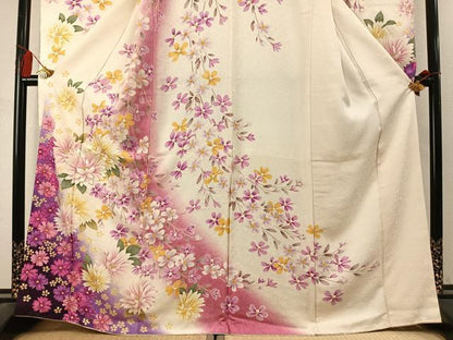 平和屋着物●豪華振袖　刺繍　草花文　暈し染め　金糸　銀通し地　正絹　逸品　AABL3391fy