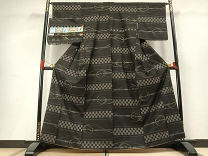 平和屋着物●本場大島紬　9マルキ　古代染色　純泥染　横段文　久野織物特製　証紙・鑑定証付き　正絹　逸品　未使用　AABL3448fy