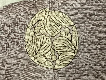 平和屋着物●上質な色無地　寿光織　草花地紋　鴇鼠色　反端付き　正絹　逸品　未使用　AABL3498fy