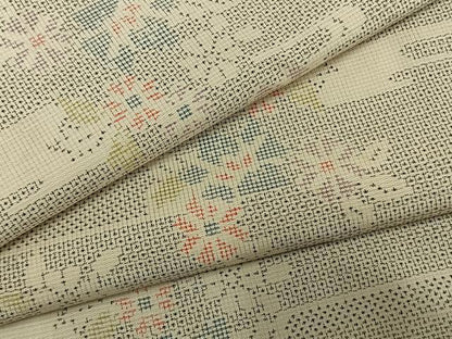 平和屋着物●本場大島紬　白大島　120亀甲　草花文　正絹　逸品　AABL3537fy