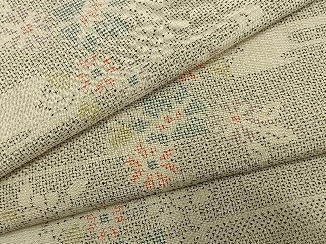 平和屋着物●本場大島紬　白大島　120亀甲　草花文　正絹　逸品　AABL3537fy