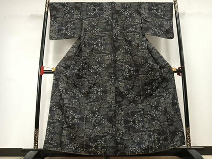 平和屋着物●本場大島紬　7マルキ　草花文　黒地　正絹　逸品　AABL3539fy