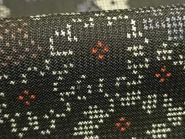平和屋着物●本場大島紬　7マルキ　草花文　黒地　正絹　逸品　AABL3539fy