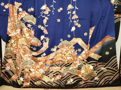 平和屋着物●豪華振袖　駒刺繍　飛鶴吉祥松文　黒地　ロング丈　正絹　逸品　AABL3618ck