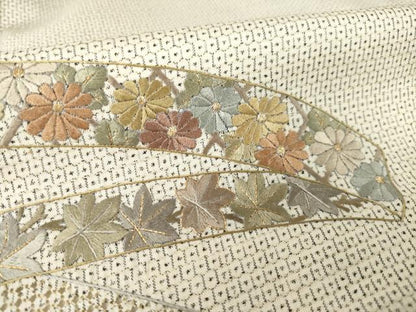 平和屋着物●本場大島紬 訪問着 中国三大刺繍 汕頭刺繍 スワトウ刺繍 総刺繍 白大島 100亀甲 蔓帯花文 金糸 正絹 逸品 AABL3644ck
