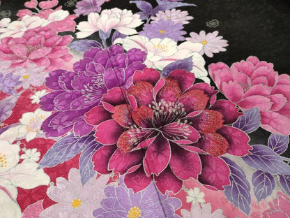 平和屋着物●豪華振袖　刺繍　舞花文　暈し染め　黒地　金銀糸　銀彩　正絹　逸品　AABL3654ck