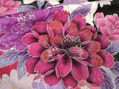 平和屋着物●豪華振袖　刺繍　舞花文　暈し染め　黒地　金銀糸　銀彩　正絹　逸品　AABL3654ck