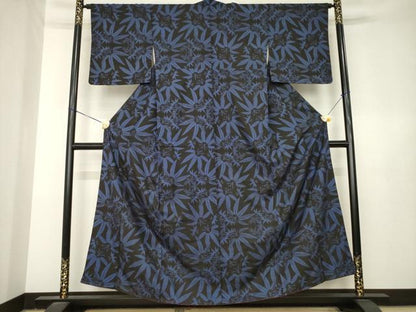 平和屋着物●本場大島紬　割込み絣　笹竹文　黒地　正絹　逸品　AABL3669ck