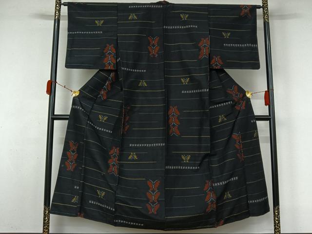 平和屋着物▽上質な紬　単衣　横段舞蝶文　黒地　正絹　逸品　AABL3800jh