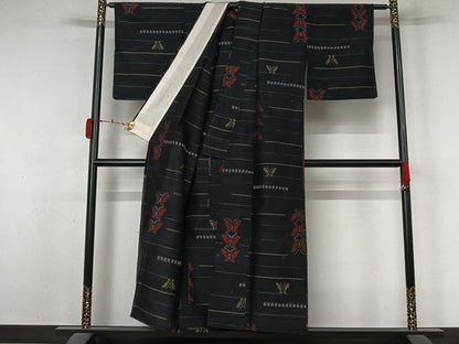 平和屋着物▽上質な紬　単衣　横段舞蝶文　黒地　正絹　逸品　AABL3800jh