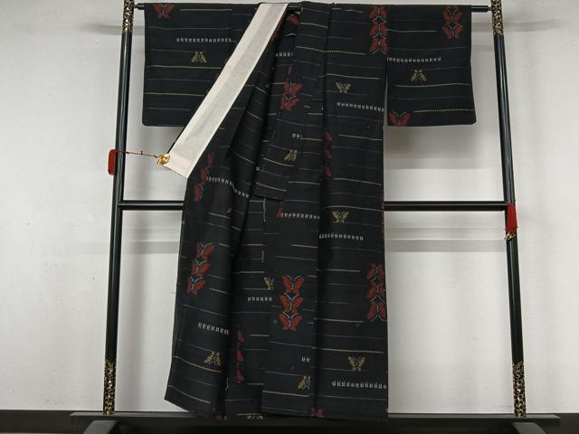 平和屋着物▽上質な紬　単衣　横段舞蝶文　黒地　正絹　逸品　AABL3800jh