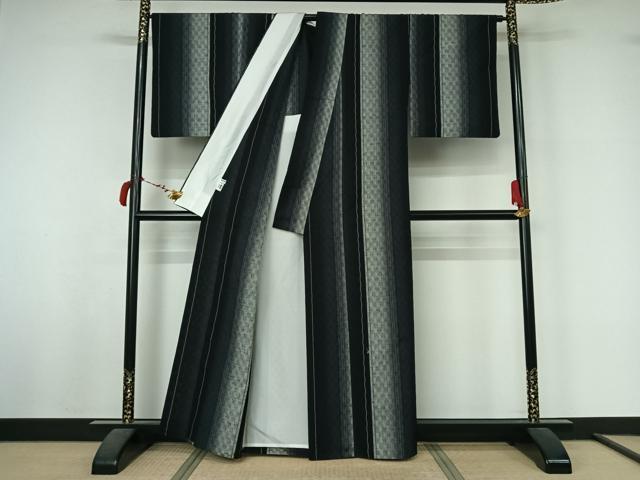 平和屋着物▽上質な紬　単衣　間道　黒地　正絹　逸品　AABL4019jh