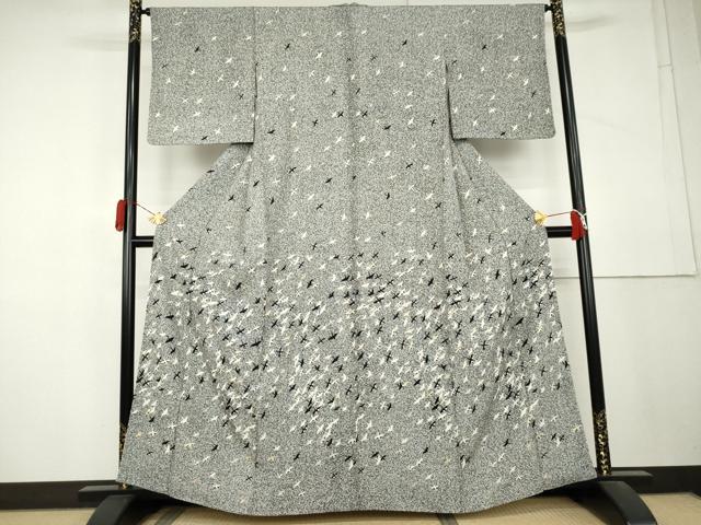 平和屋着物●訪問着　飛鶴文　たたき染め　黒地　金銀彩　正絹　逸品　AABL4065cs
