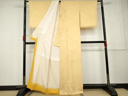 平和屋着物●上質な色無地　草花地紋　卵色　正絹　逸品　AABL4099cs