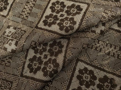 平和屋着物●本場大島紬　龍郷絣　花菱文　正絹　逸品　AABL4126cs