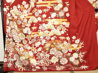 平和屋着物●豪華振袖　刺繍　貝桶吉祥草花文　金糸　金彩　ロング丈　正絹　逸品　AABL4141cs
