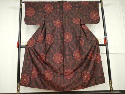 平和屋着物●本場大島紬　割込み絣　孔雀羽舞花文　正絹　逸品　AABL4164cs
