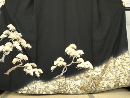 平和屋着物●豪華黒留袖　駒刺繍　枝松文　金彩　正絹　逸品　AABL4189cs