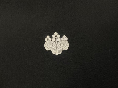 平和屋着物●豪華黒留袖　駒刺繍　枝松文　金彩　正絹　逸品　AABL4189cs